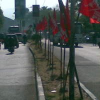 Bendera Parpol Kembali Marak di Pelajar Pejuang 45 